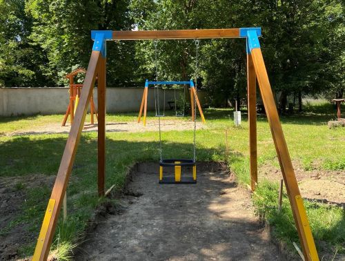 Magánkerti együléses hinta