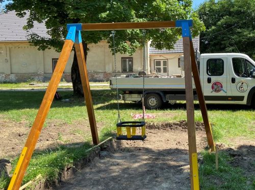Magánkerti együléses hinta